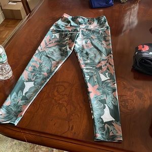 Leaf patterned leggings